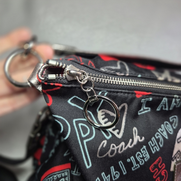 ✨ Rare Collector’s Coach Poppy Graffiti Hobo ✨ - Picture 7 of 17
